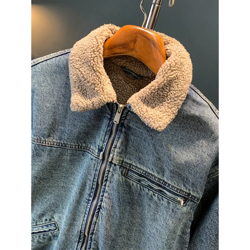 

Thick denim jacket with added fleece for men in winter, warm, retro, trendy, nostalgic and fashionable