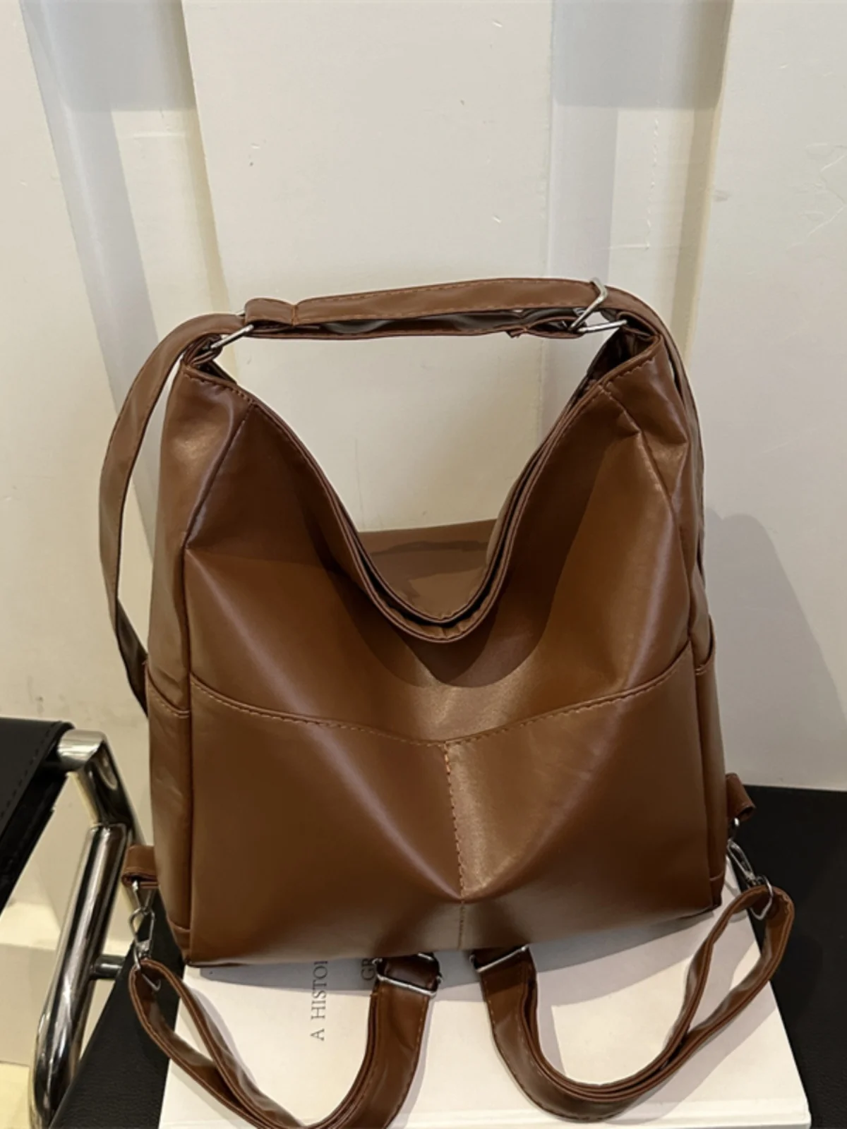 Retro Soft Surface Large Capacity Women's Shoulder Bag Fashionable Commuting Traveling Double Strap Tote Bag for Young Women