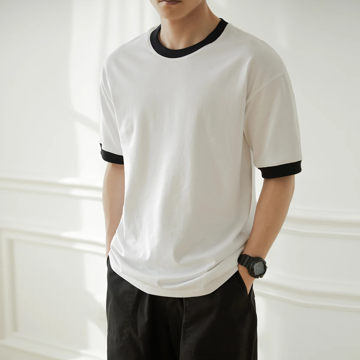 

Black White Contrast Color Men's T-shirt Short Sleeve Round Neck Casual T-shirts Versatile Social Business Streetwear Tee Top