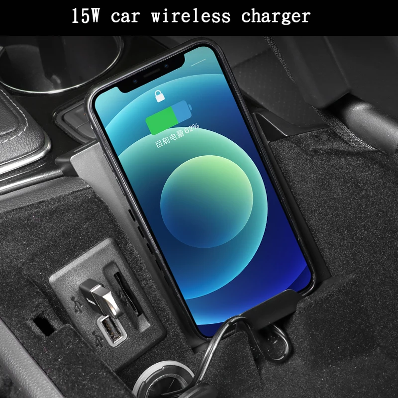 

Suitable for Cadillac 20-23CT4 CT5 wireless charger modification car phone charger interior supplies