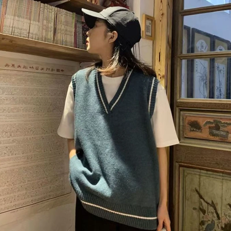 

Свитер Жилеты Женский трикотаж Ins Универсальный v-образный вырез Y2k Модные осенние джемперы Одежда BF Стиль Без рукавов Повседневная Harajuku Женская