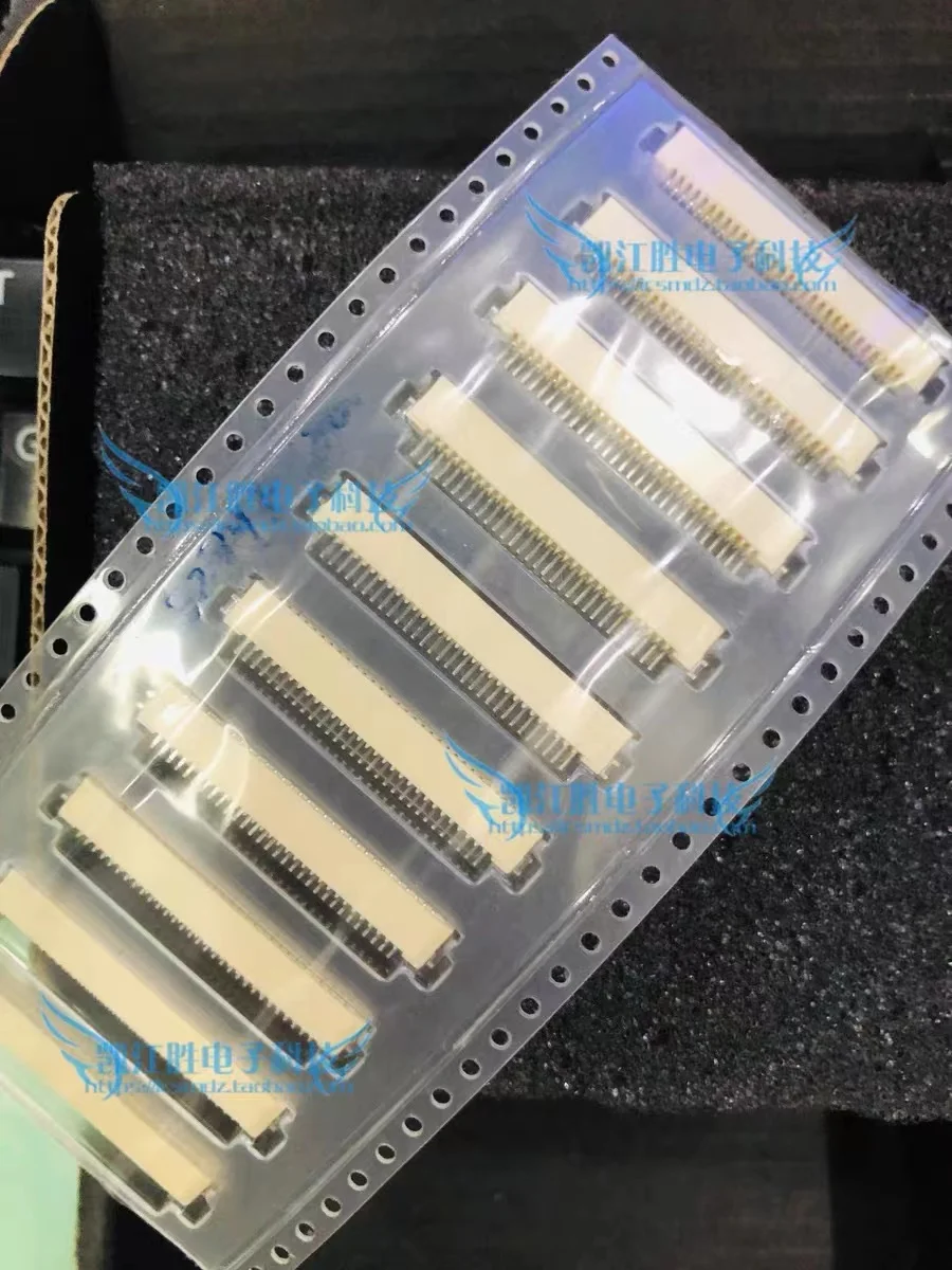 10 pcs., 100% brand new and original, in stock, 52793-3070, 0527933070, 1.0mm, 30P, connected to non-locking connector