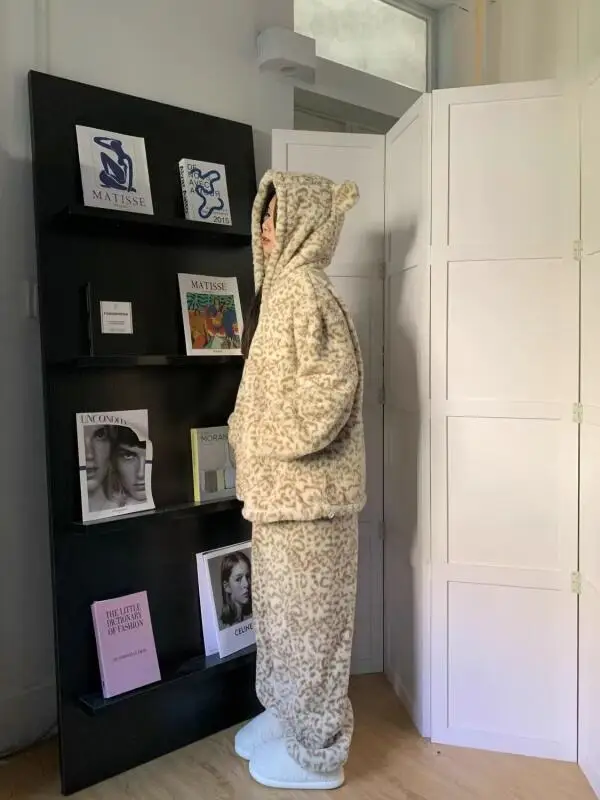 الملابس النسائية منامة لطيف نموذج جديد ليوبارد طباعة الشتاء الصوف مبطن رشاقته الدفء المرجان الصوف Homewear دعوى