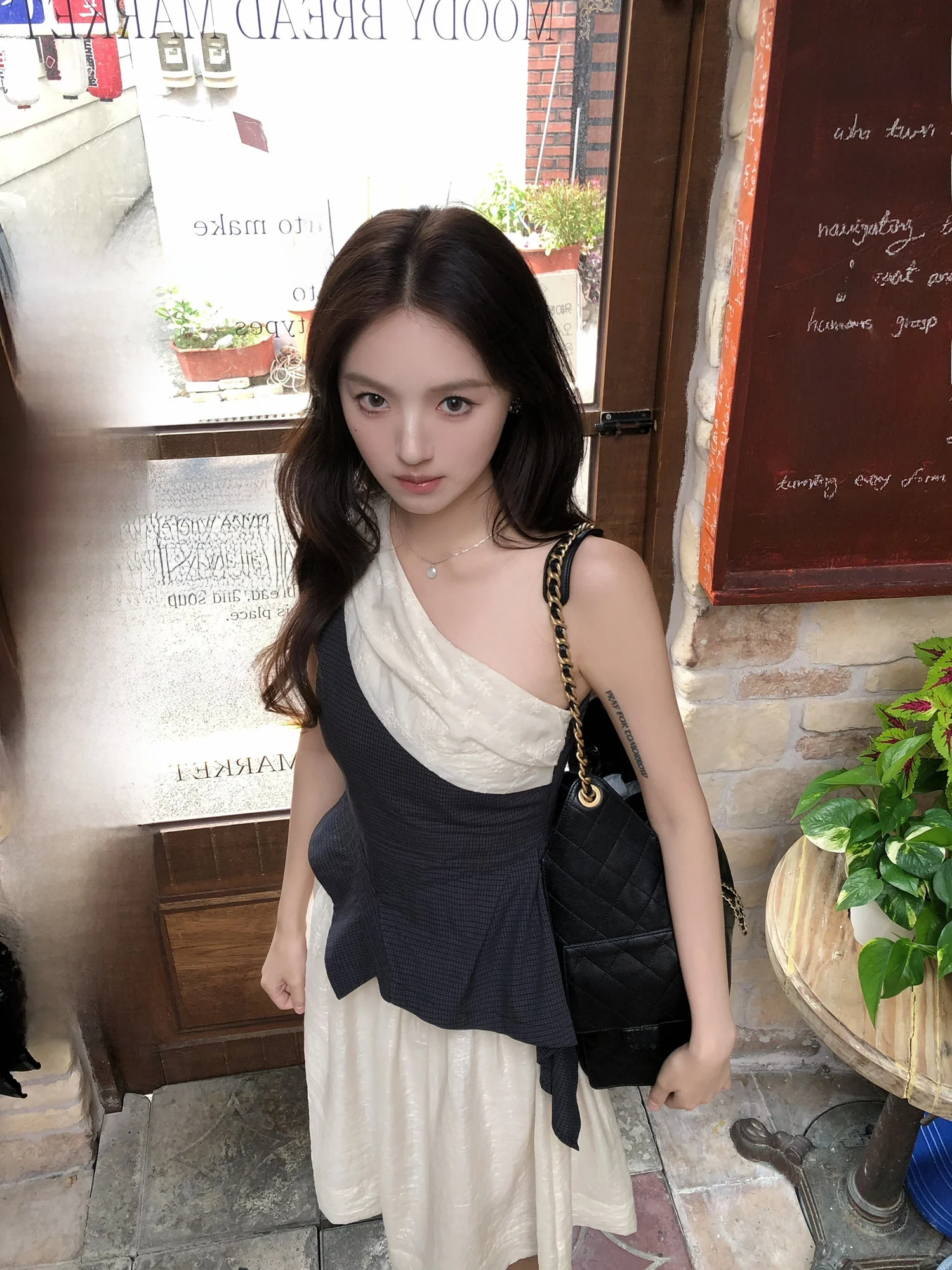 

Летняя футболка Neurcz с кружевной отделкой и асимметричным подолом, топ с разрезом на талии и завязками на плечах, корейская облегающая футболка для женщин