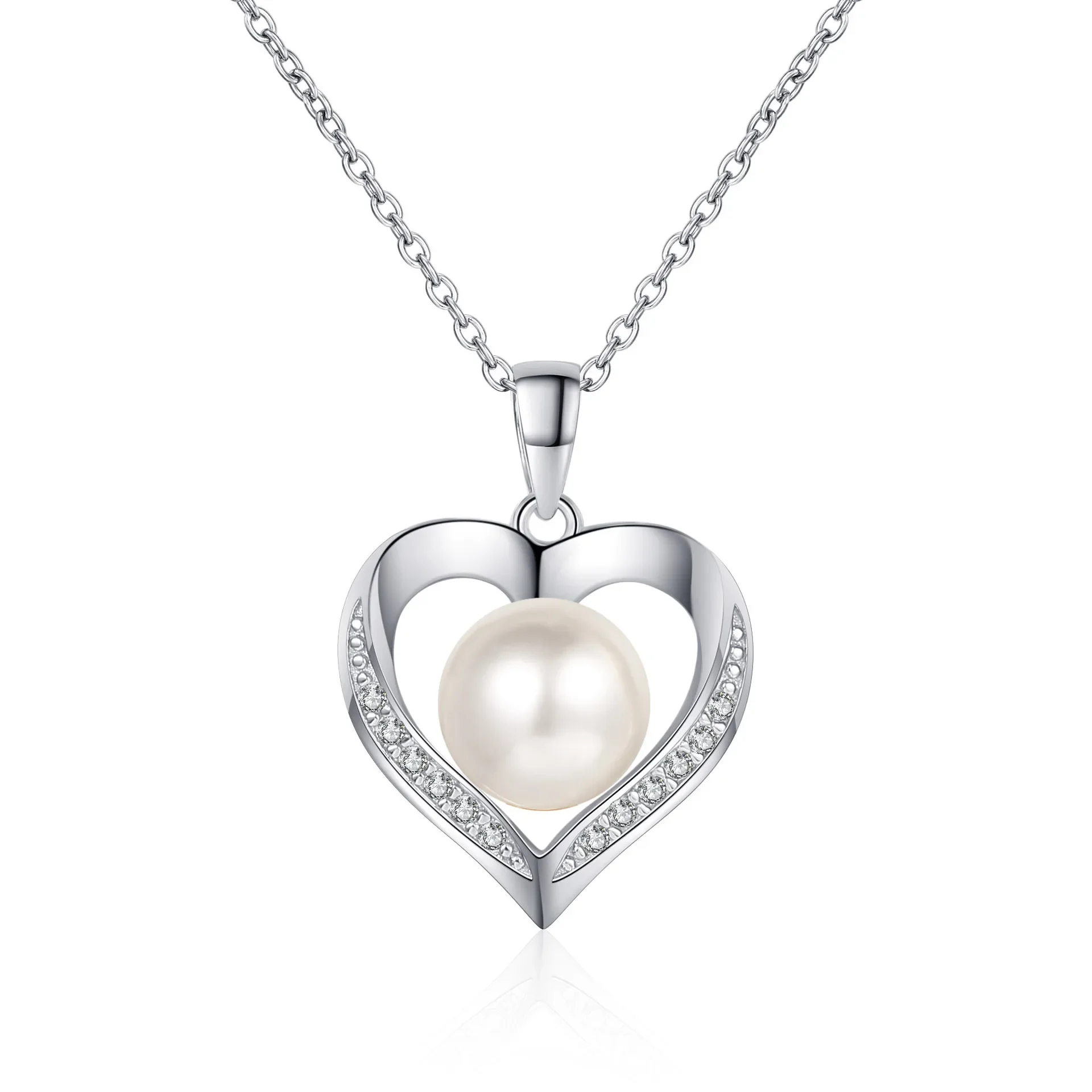 

18K gold necklace inlaid pearl with moissanite clavicle chain plated with pt950 platinum diamond pendant with niche design