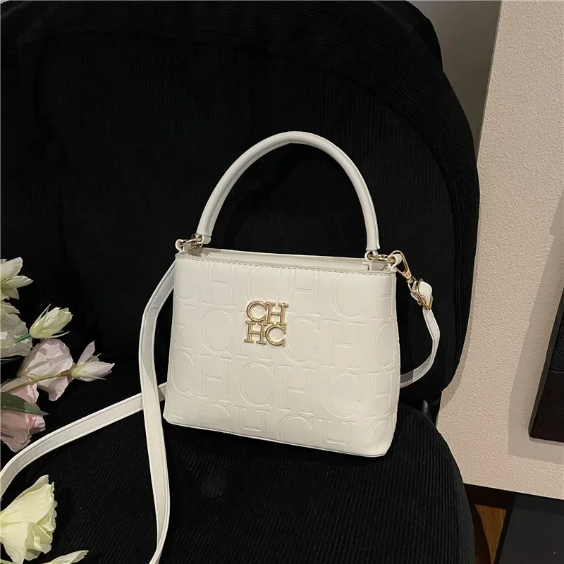 

​ Модная женская сумка-мешок 2026 — сумка через плечо с алфавитным дизайном, просторная сумка с несколькими карманами, шикарная универсальная сумка для одежды ​