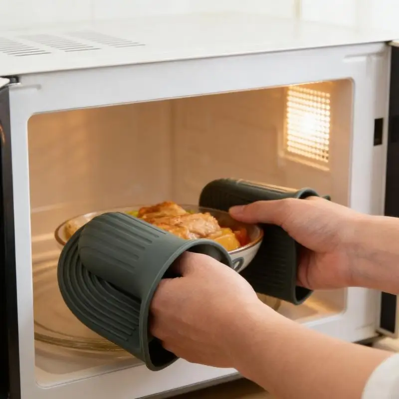 2 Piece Kitchen Cooking Gloves Heatproof Hand Protectors Pot Holders Baking Mitts For Microwave Oven And Stove Use HX6C