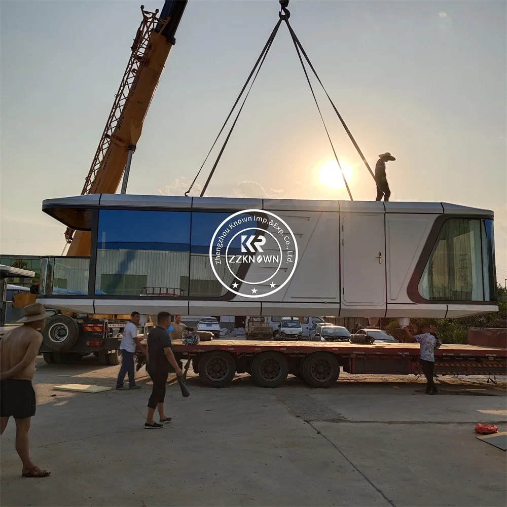 Luxury Luxury Container House Creative Living Capsule House Prefabricated Eco Capsule Home House for Tourism Business