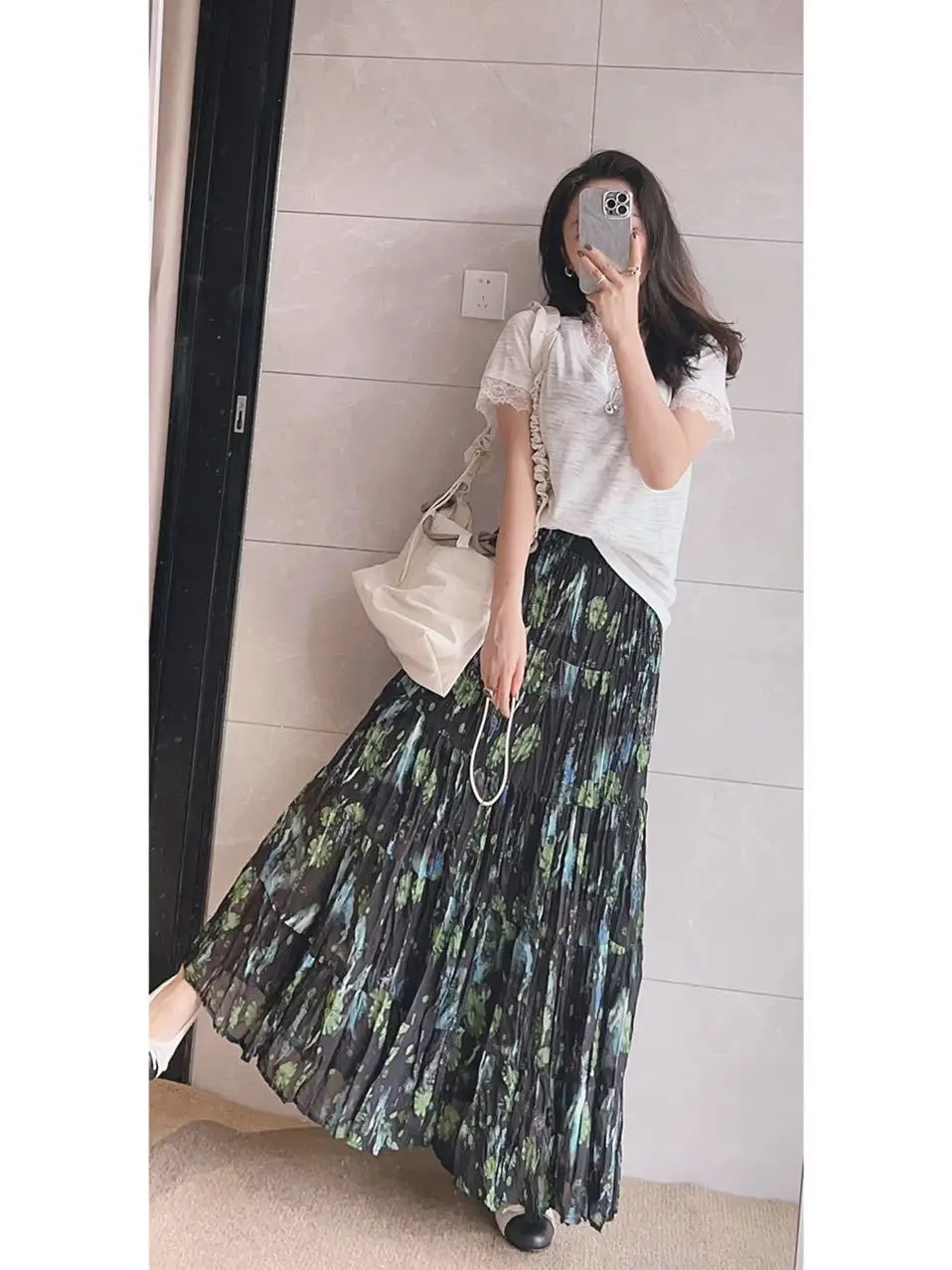 

Романтичная юбка с цветочным принтом и двойными карманами, эластичная талия, тонкая, элегантная, коллекция Barbara Home Spring.