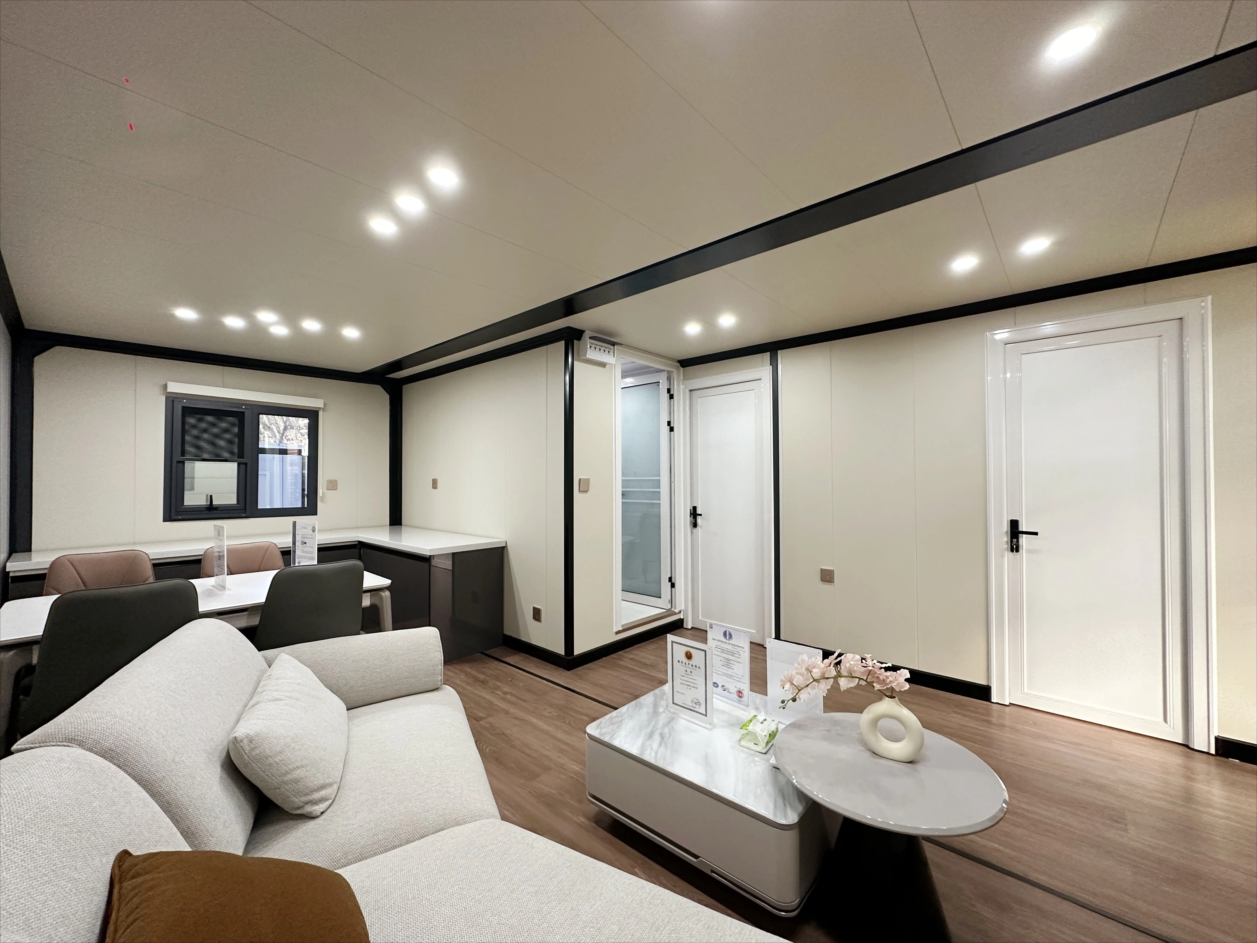 Case contenitori espandibili da 20 piedi per hotel Villas Resorts con parasole Terrazza Giardini Camera da letto in stile design tropicale 40 piedi