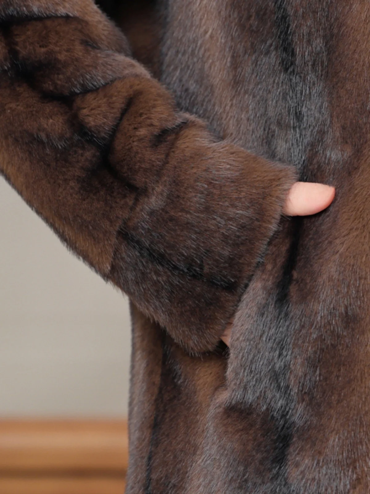 andma Winter Nerzmantel Mittellang Damen Oberbekleidung Wasserkaninchenfell Top-Mantel für Damen und Frauen