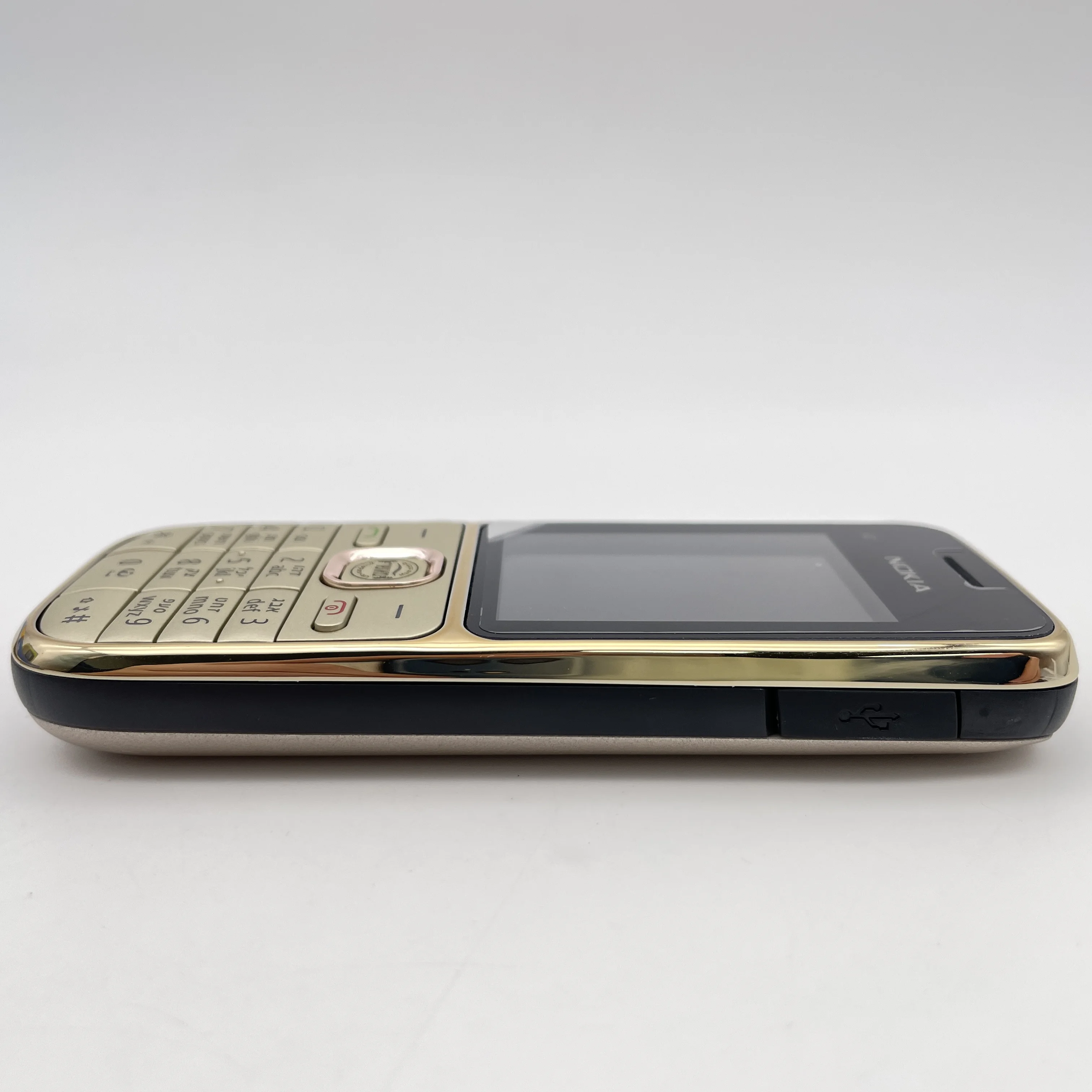 هاتف Nokia C1-01 الأصلي مصنوع في فنلندا يدعم اللغة الإنجليزية بحالة جيدة