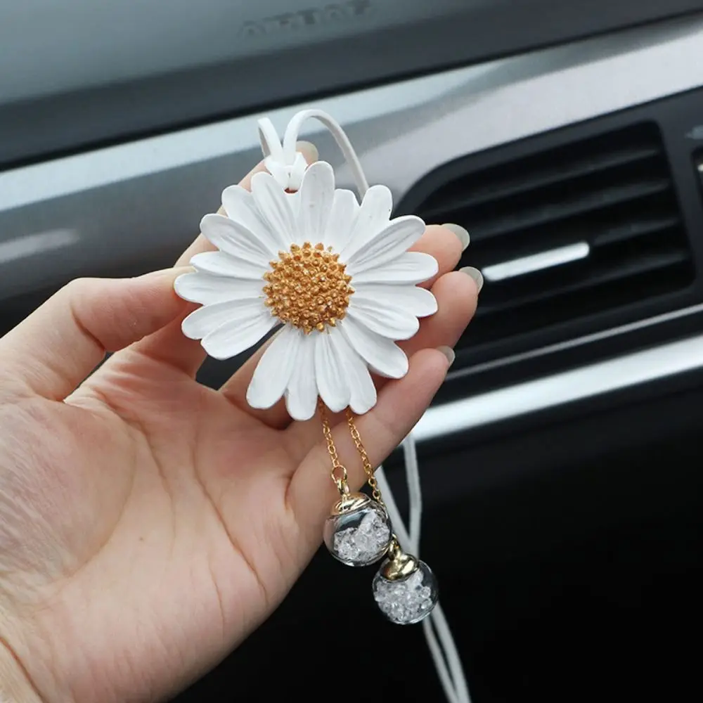 Daisy Daisy Car Interior Decoration Handmade Fragrance Plaster Car Hanging Pendant Flower Crystal Daisy Rearview Mirror Pendant