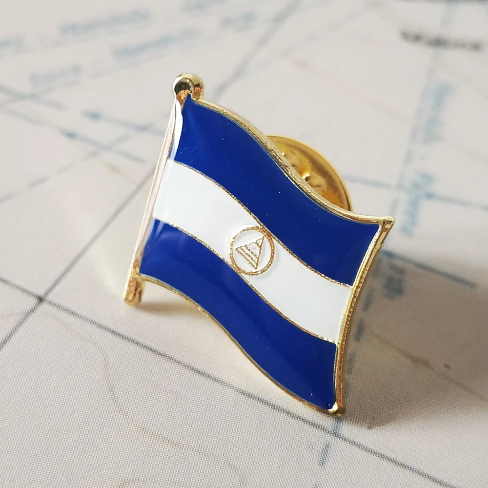 Nicaragua National Flag Lapel Pins Crystal Epoxy Metal Enamel Badge Paint Brooch Souvenir Suit  Personality Commemorative Gifts