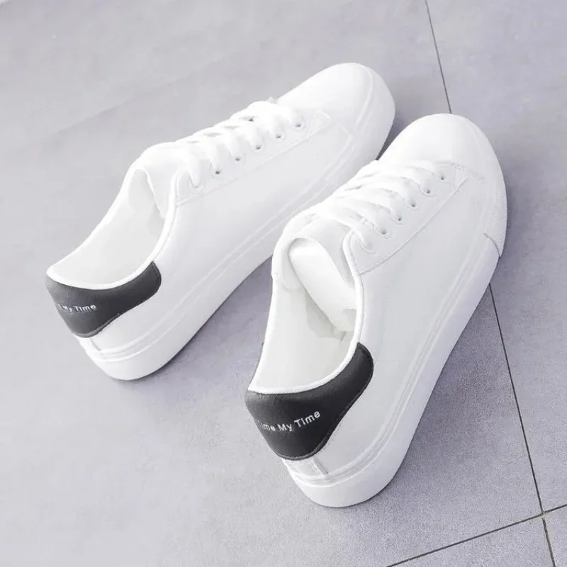 2024 new small white shoes women's classic hundred street shooting students shallow mouth fashion sports flat bottom board shoes