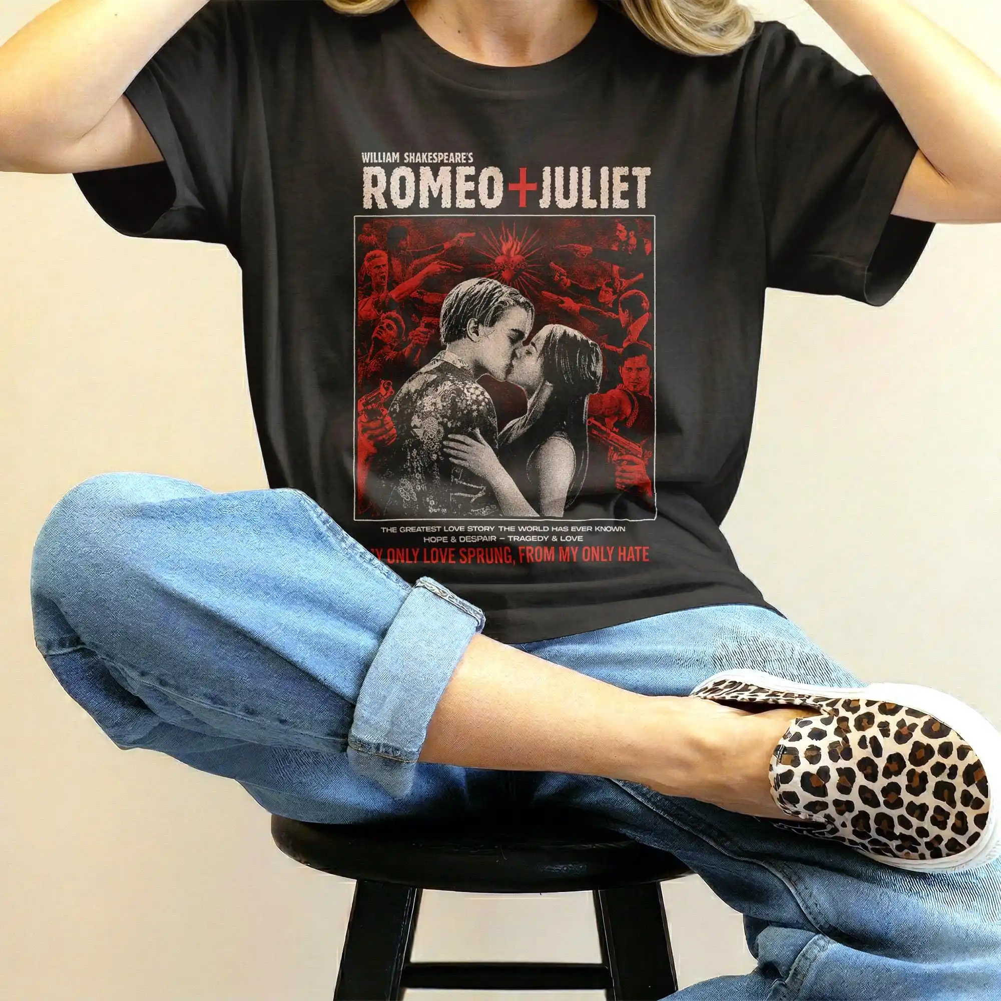 Romeo Juliet T-Shirt | Leonardo DiCaprio Shakespeare Kiss Unisex Tee