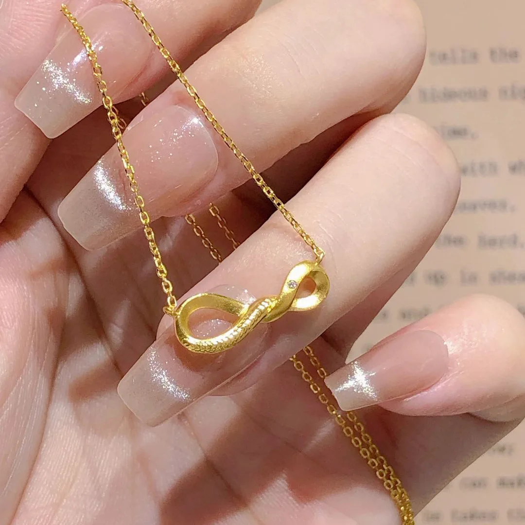 Fashion Gloss M ö bius strip Small Necklace Pendant for Women Simple Diamond inlay Clavicle Chain New in Party Jewelry Gift
