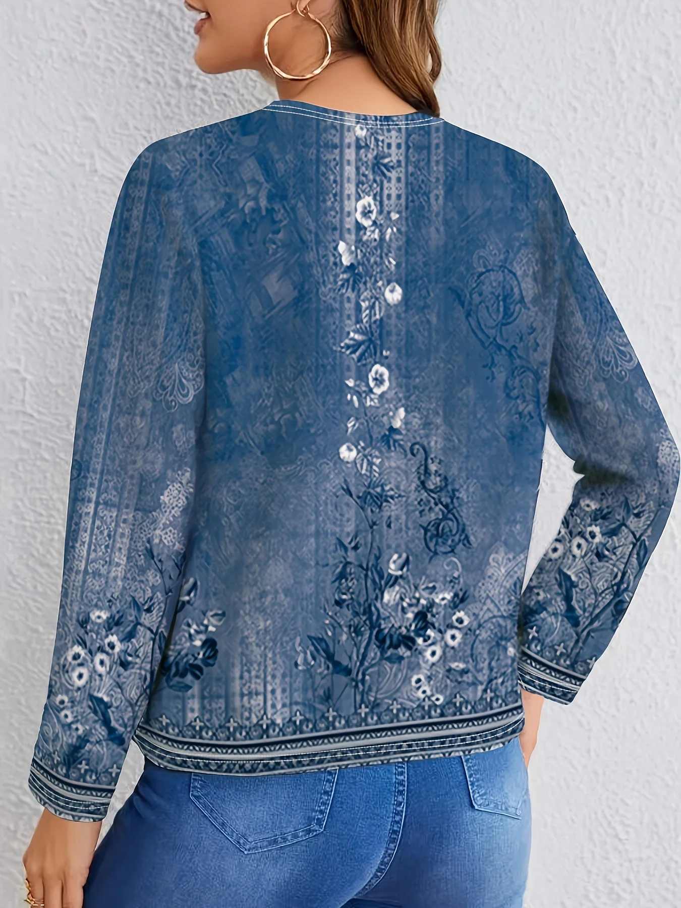 Women's Floral Cardigan Jacket, Lightweight Style with Blue Print Design, All-Season Fashionable Top
