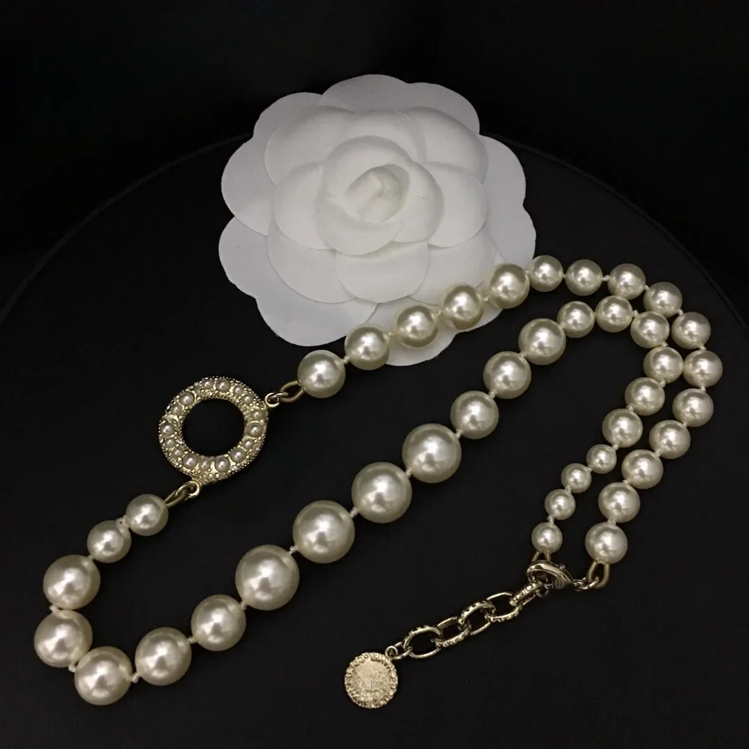 

Pearl pure hand-beaded high-end atmospheric upper profile necklace