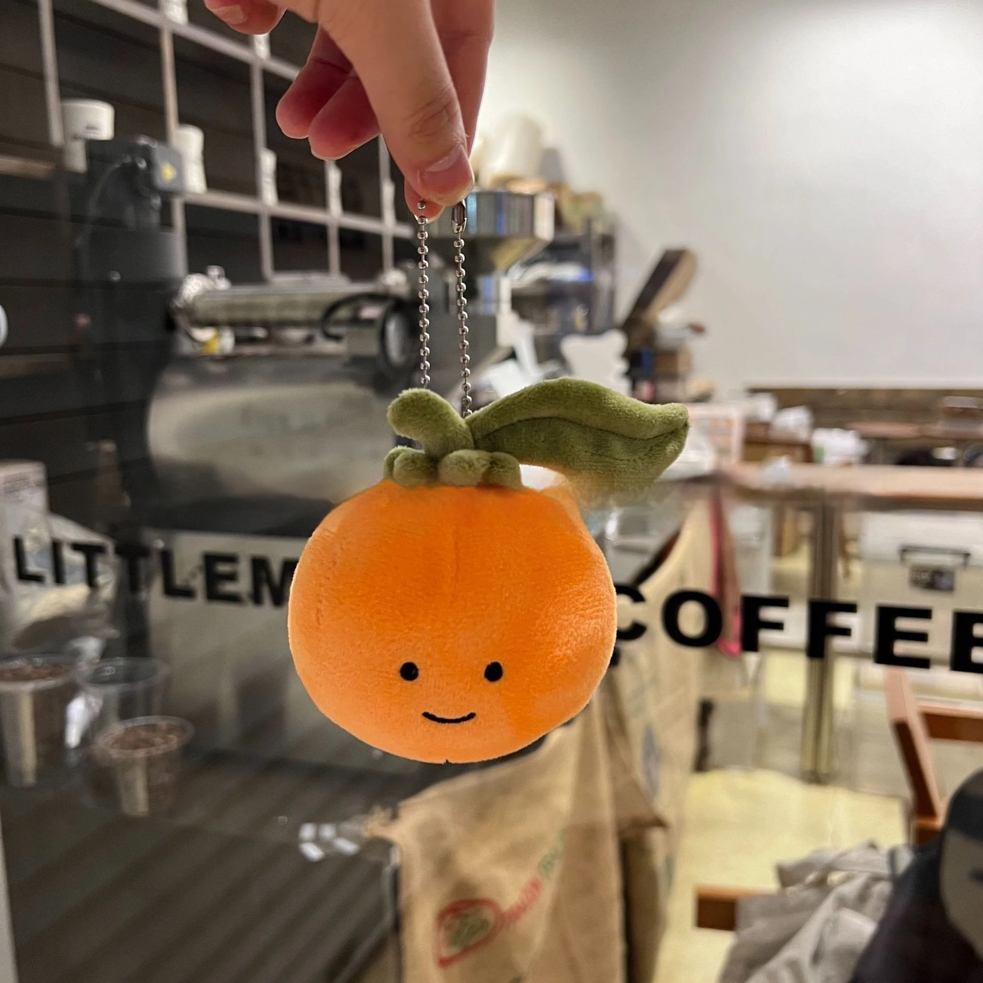 Divertido juguete de peluche de naranja cítrica, bonito personaje de fruta con mochila, llavero con Clip, muñeco de peluche suave, regalo para niños, estudiantes y niñas