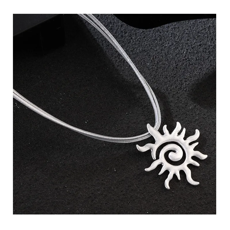

Special for New Personalized Fashion Sunflower Alloy Metal Pendant High-end Niche Women's Collarbone Chain