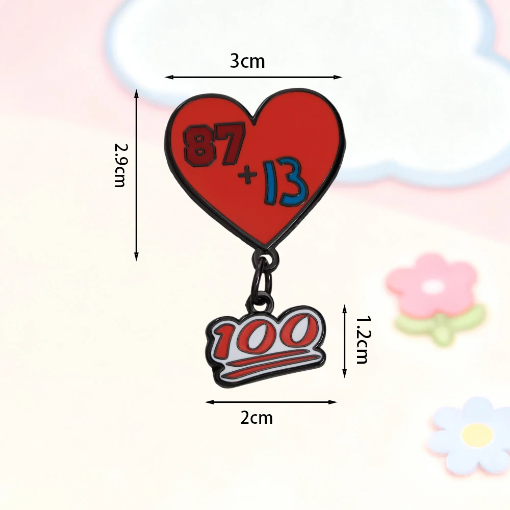 87+13=100 Herz-Emaille-Anstecker, Sänger, Glückszahl und Trikotnummer, Metallabzeichen, romantischer Liebesschmuck, Brosche, Paar-Geschenk, Accessoire – Detail 2