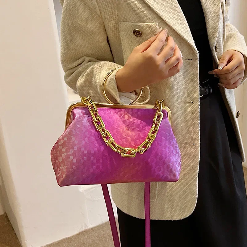 

2024 New Designer Women Thick Chain Clip Shell Gold Blue PU Leather Handbags Lady Evening Party Wedding Clutch Messenger Bags