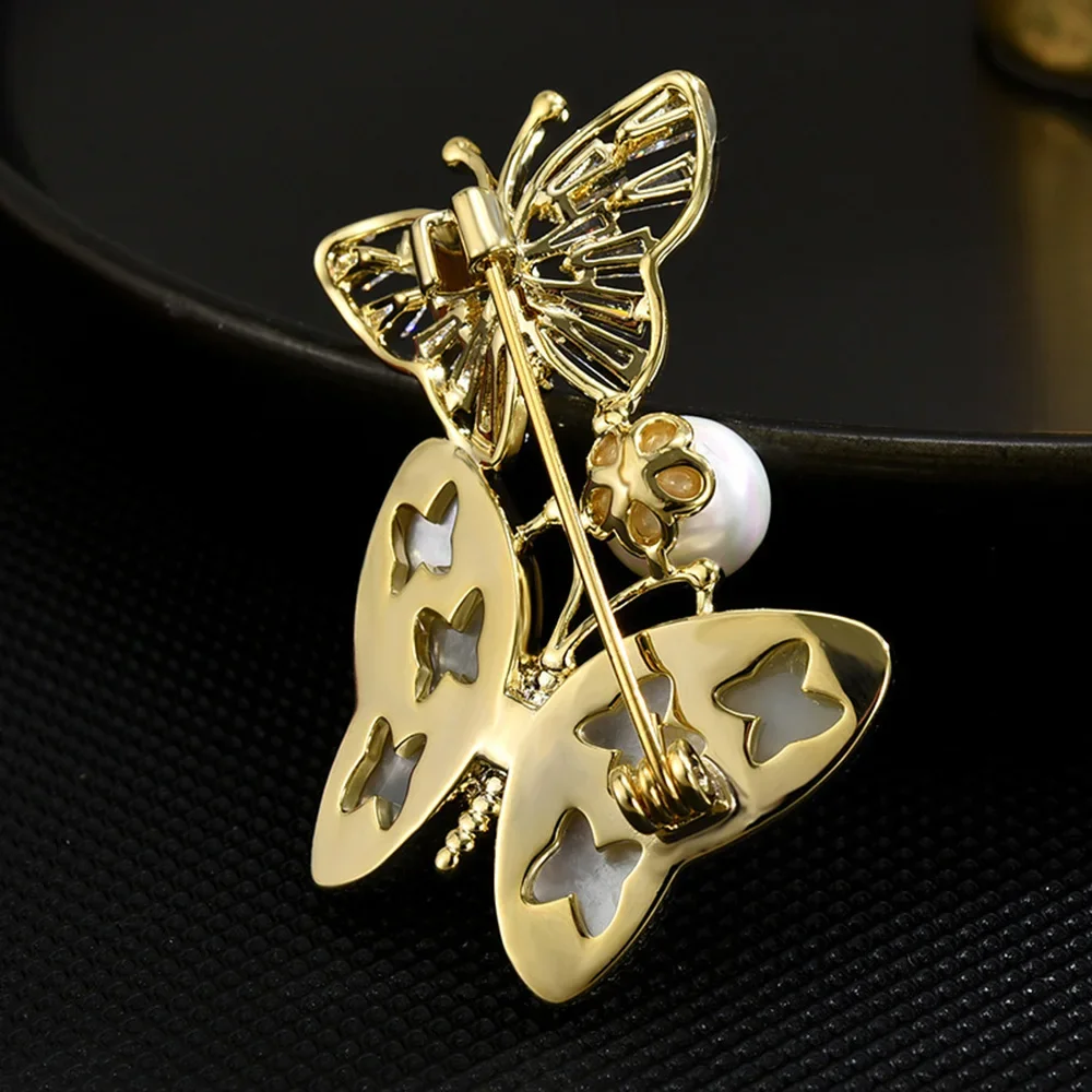 Women's Jewelry Shell Butterfly Brooch Crystal Zircon Inlaid Wedding Banquet Gift Female Clothing Accessories Lapel Pins