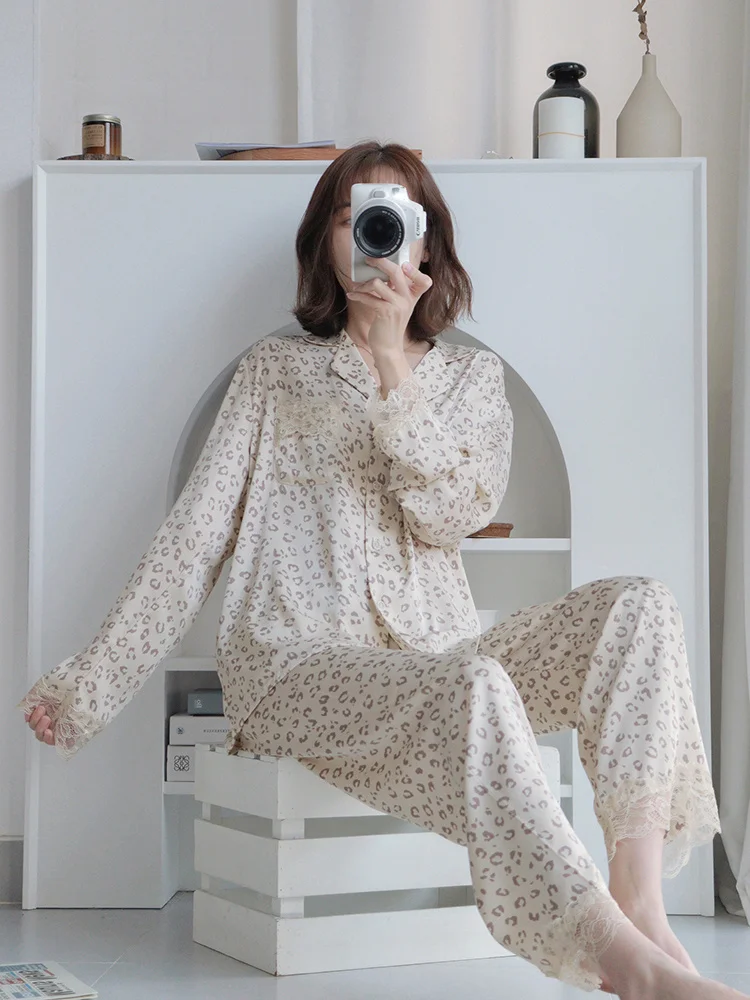 Pijama con estampado de leopardo para mujer, cárdigan de manga larga, sensación superior, se puede usar fuera del conjunto de traje residencial, novedad de 2023