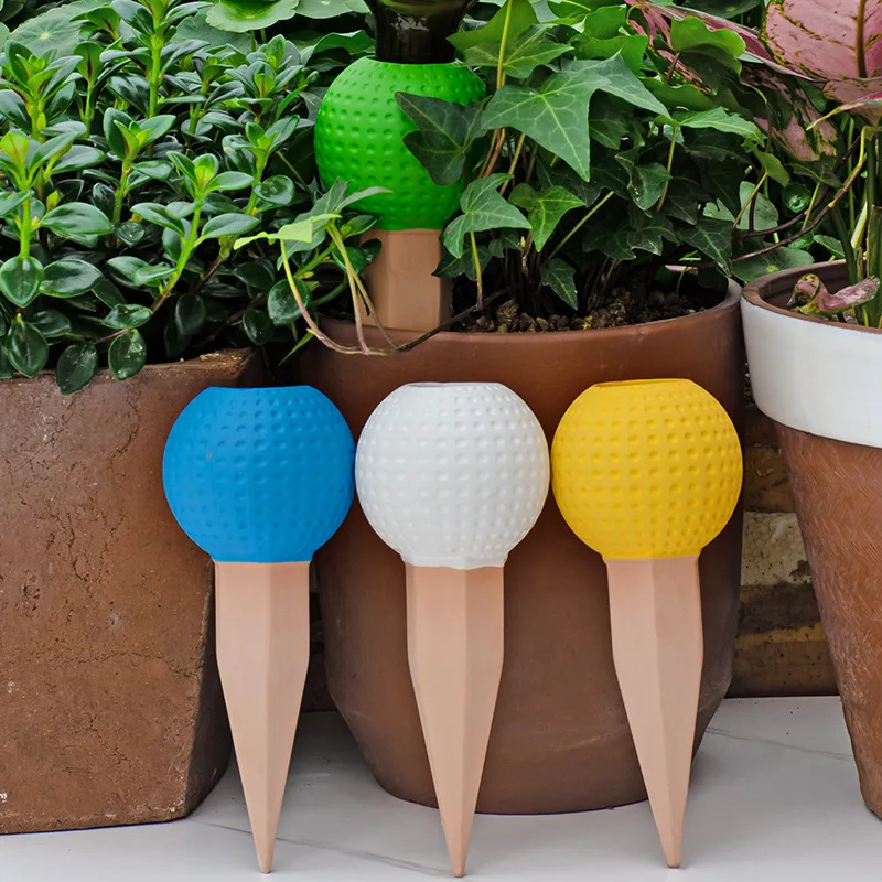 Terracotta Plant Watering Devices Golf Globes Spikes Stakes Planter Insert Irrigation Dripper for Indoor and Outdoor Vacations