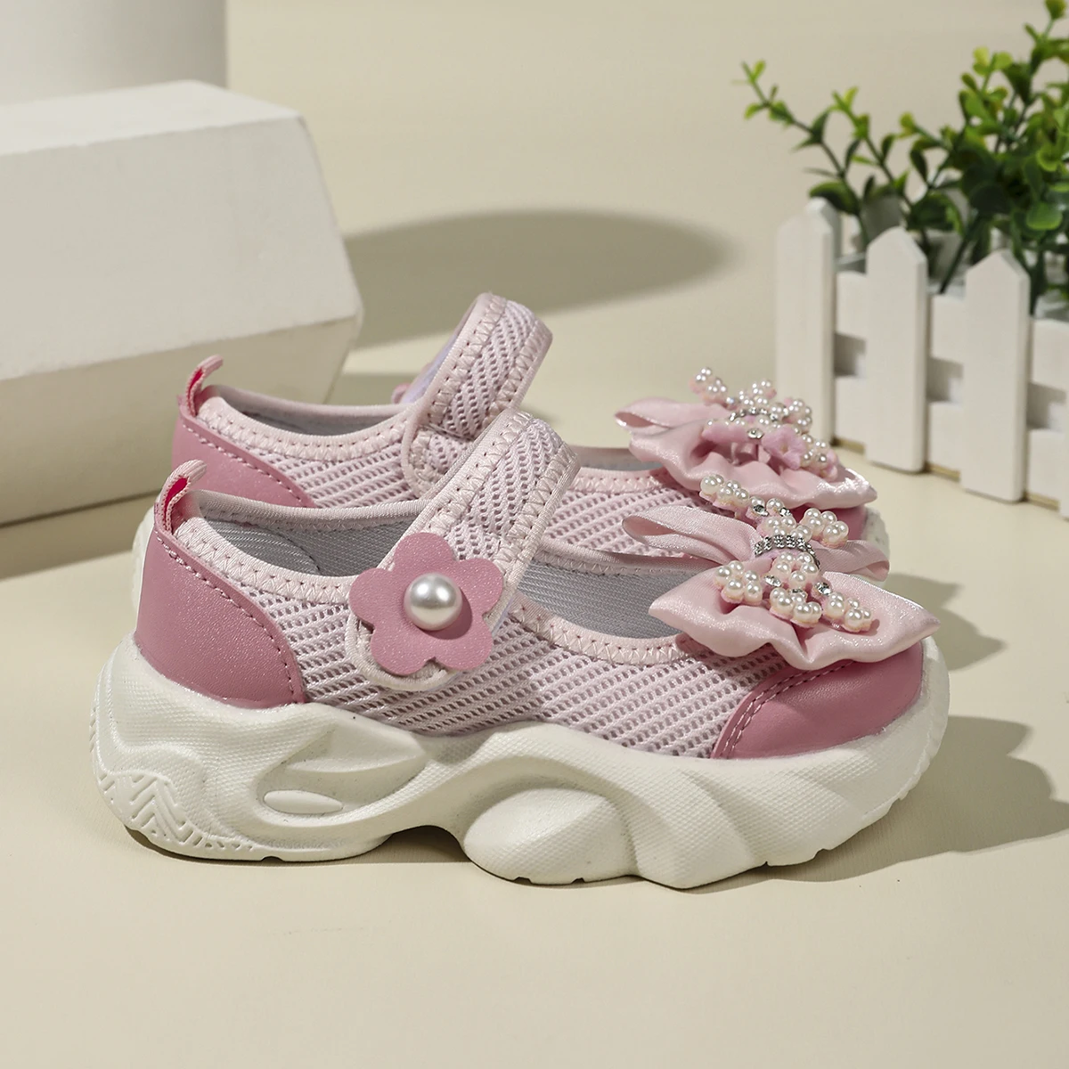 

Comfy Kids Girls' Bowknot Pearl Breathable Mesh Shoes 2026 Spring New Children's Princess Shoes Soft Sole Non-Slip Lightweight Casual Shoes for Older Children and Students Versatile Flats