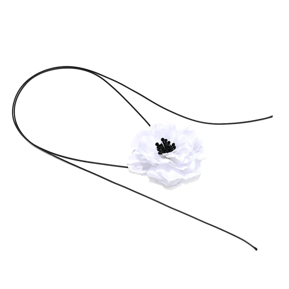 New fashionable handmade laminated fabric flower pendant necklace design sense adjustable crystal flower heart flower necklace