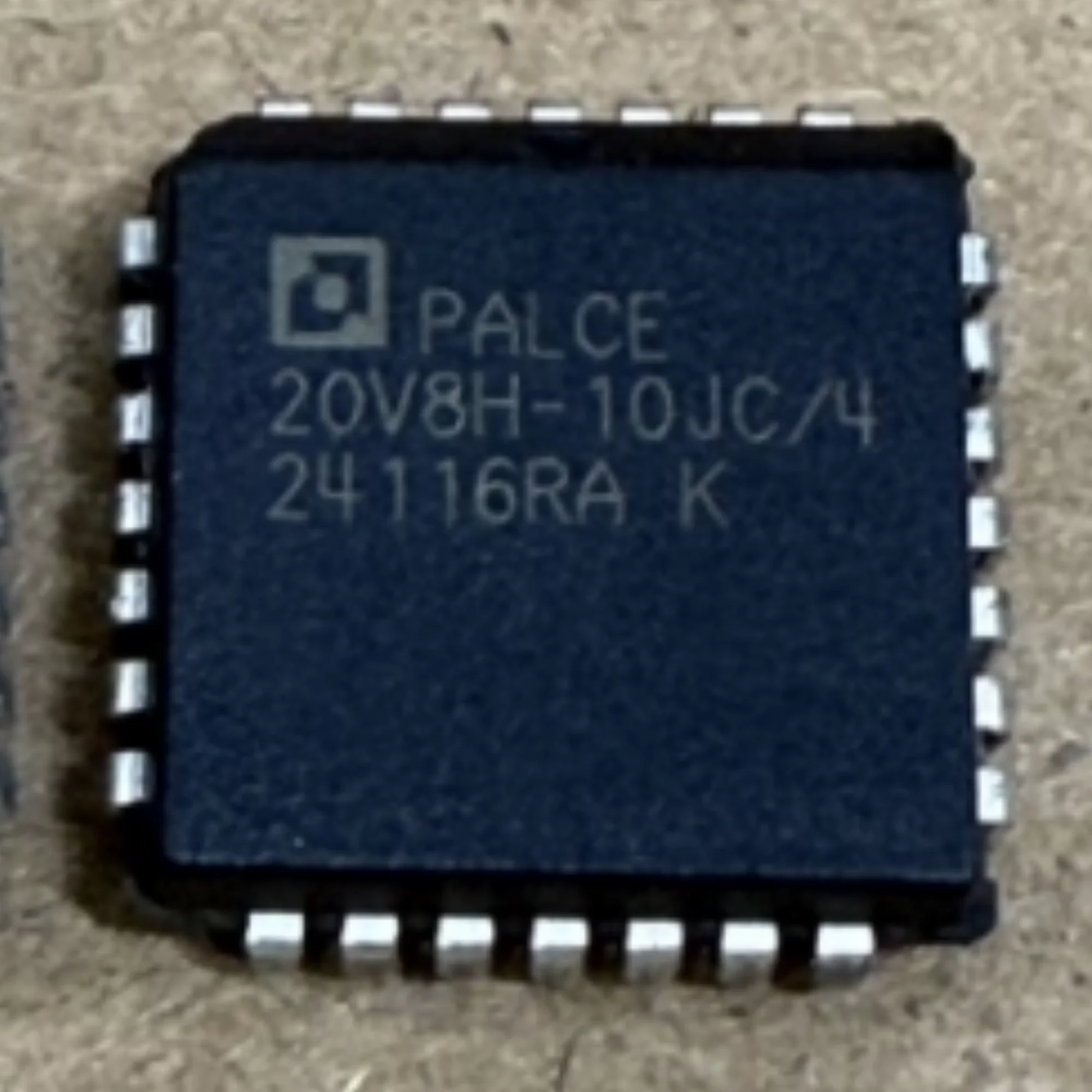 1~10pcs/lot PALCE20V8H-10JC PALCE20V8H-10JC/4 PLCC-28 100% Brand New Original