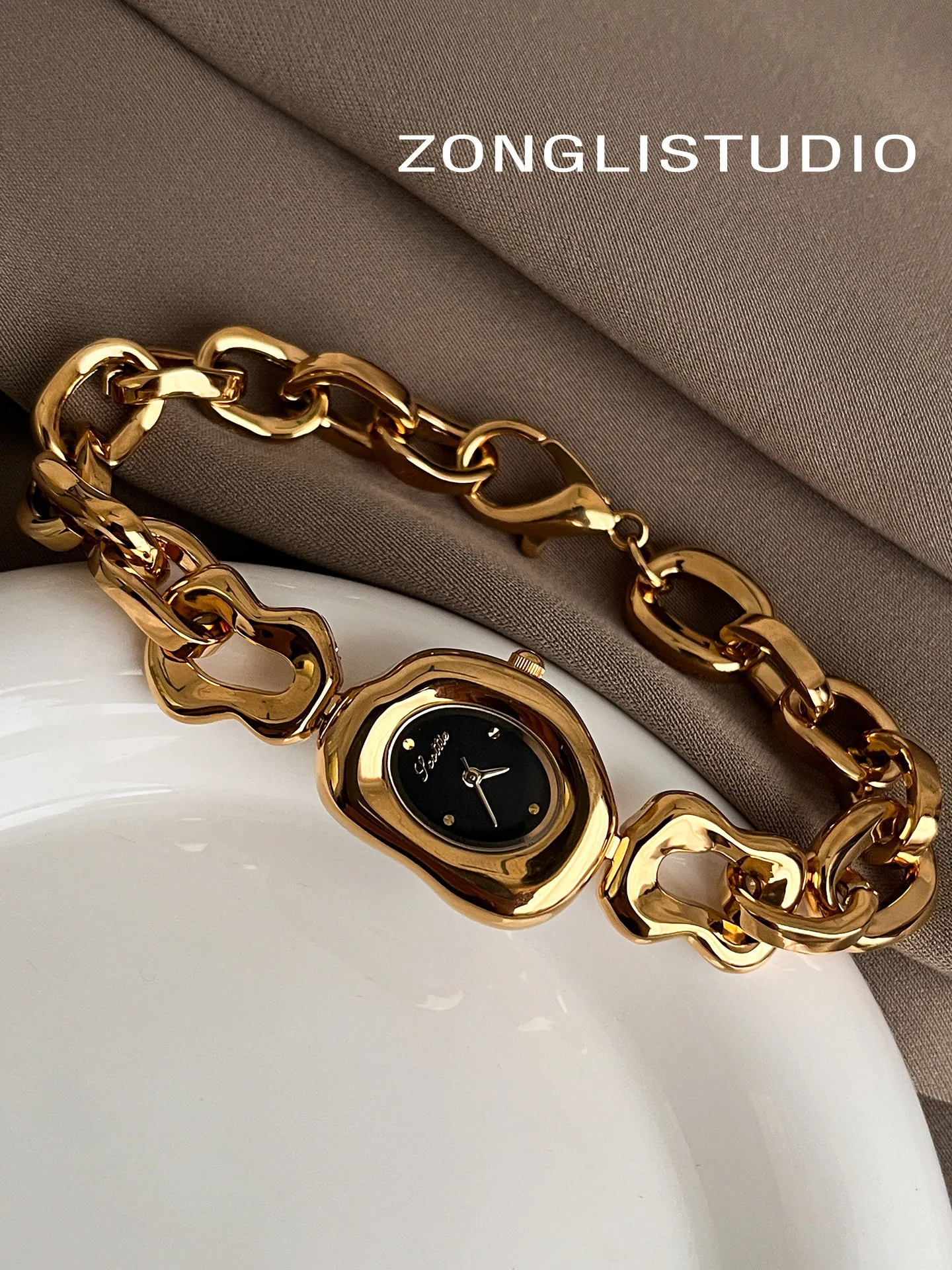 Novo relógio feminino luxuoso, elegante e sofisticado com pulseira requintada de alta qualidade, design de um presente perfeito para sua namorada.