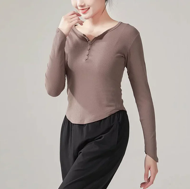 เสื้อผ้าเต้นรําสมัยใหม่พลิกคอวีสลิมฟิตแขนยาวด้านบนจีนเต้นรําพื้นบ้านคลาสสิกเต้นรําร่างกายการฝึกอบรมเสื้อผ้าฤดูใบไม้ผลิและ