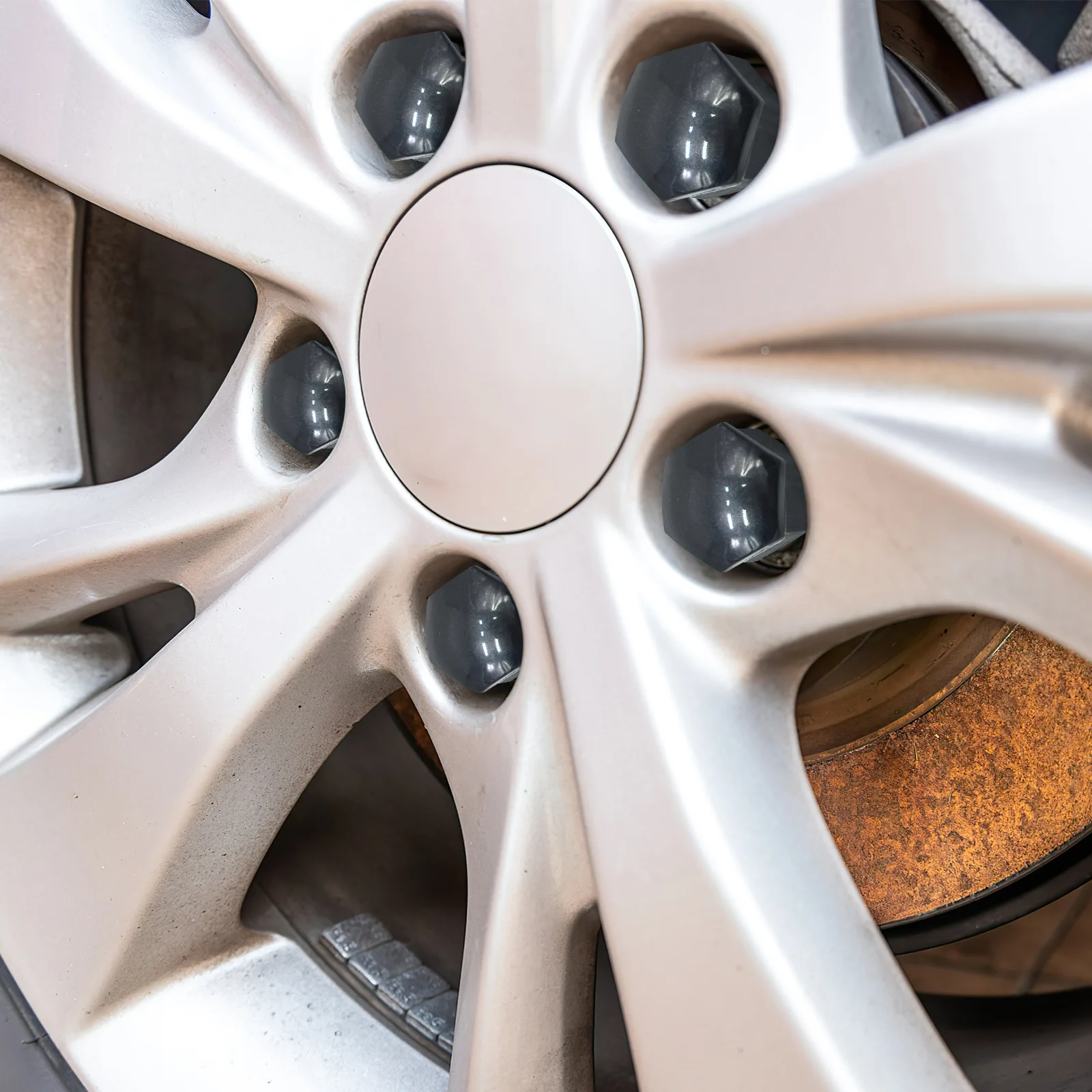 

20Pcs Nylon Lug Nut Covers Durable Rustproof Car Wheel Bolt Caps Black Protection Lug Nut Covers Car Exterior Accessories