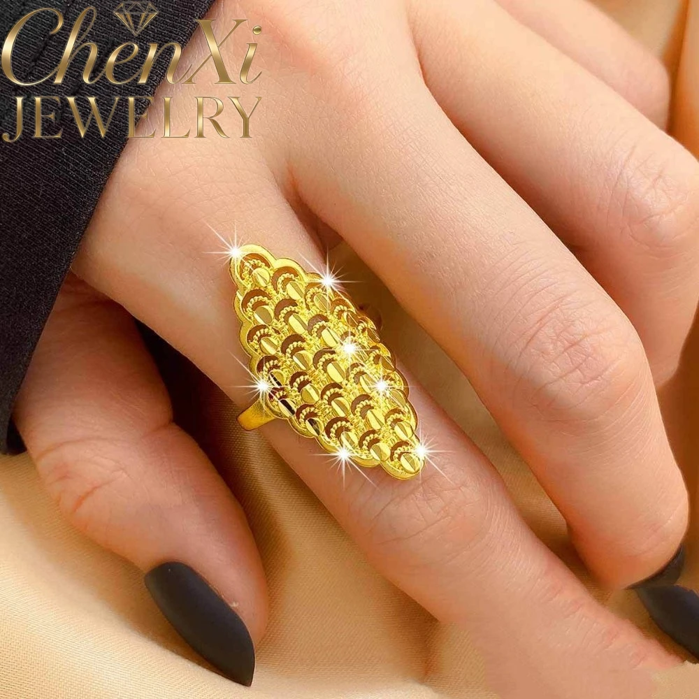 Natural Sand Gold Hollow Flower Ring Intricately Wrought Decorative Accent Finger Adornment Dainty Jewelry Gift For All-Day Wear