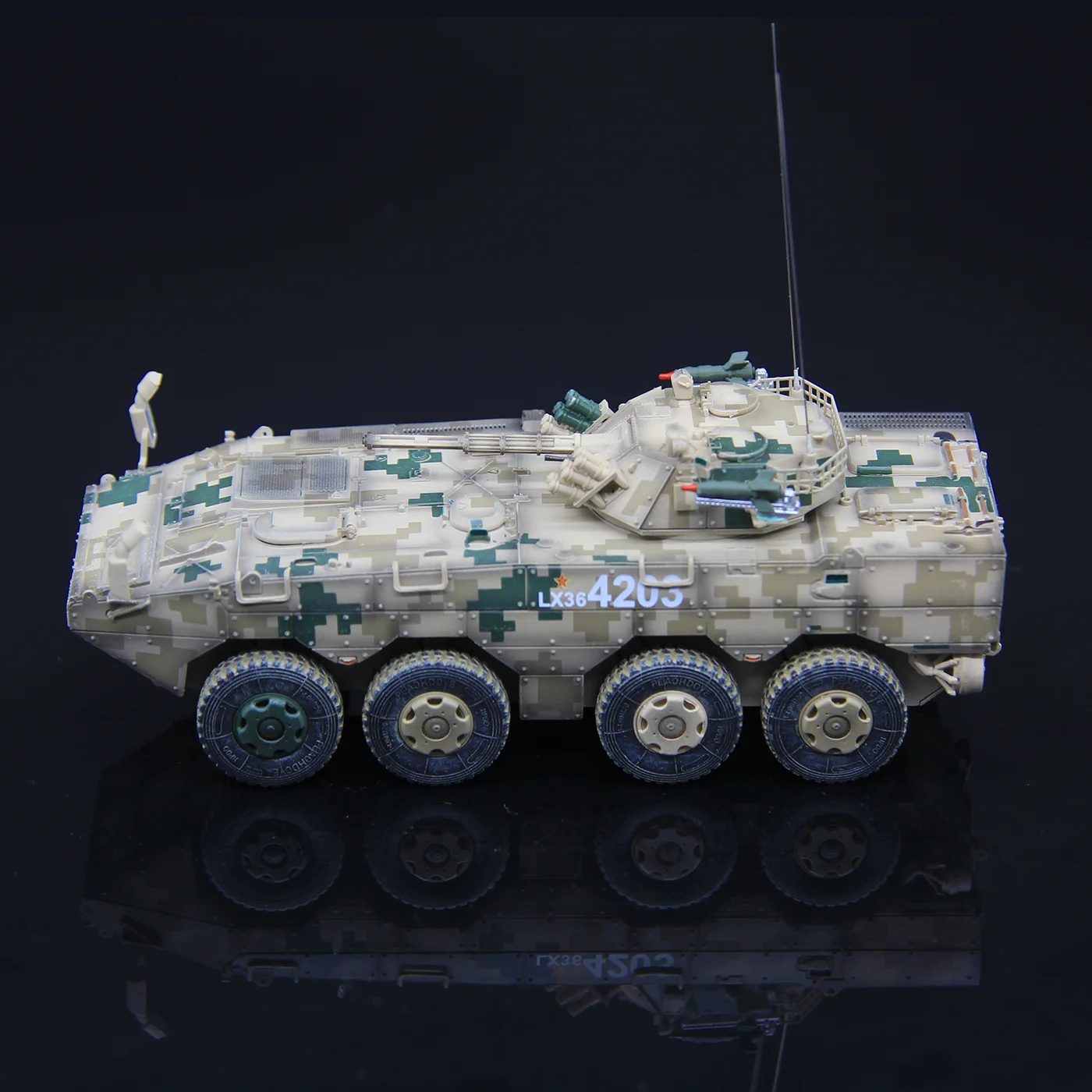

1: 72 China ZBL08 wheeled armored vehicle (desert digital camouflage) static finished model