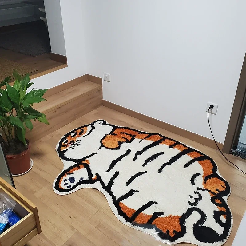VIKAMA cartoon winter warm tiger back bedside carpet absorbent bathroom mat living room decorative carpet protection floor mat