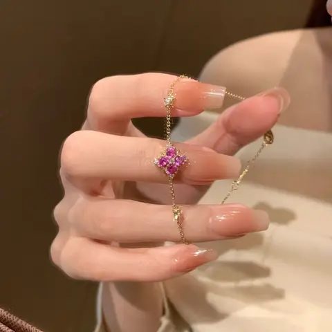 European and American fashion light luxury four-leaf clover inlaid zircon bracelet women's niche exquisite versatile white high-