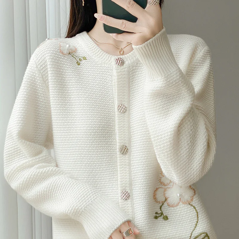 

New 25 women's O-neck cardigan sweater, autumn and winter knitted fashion versatile women's long sleeved 100% wool sweater winte