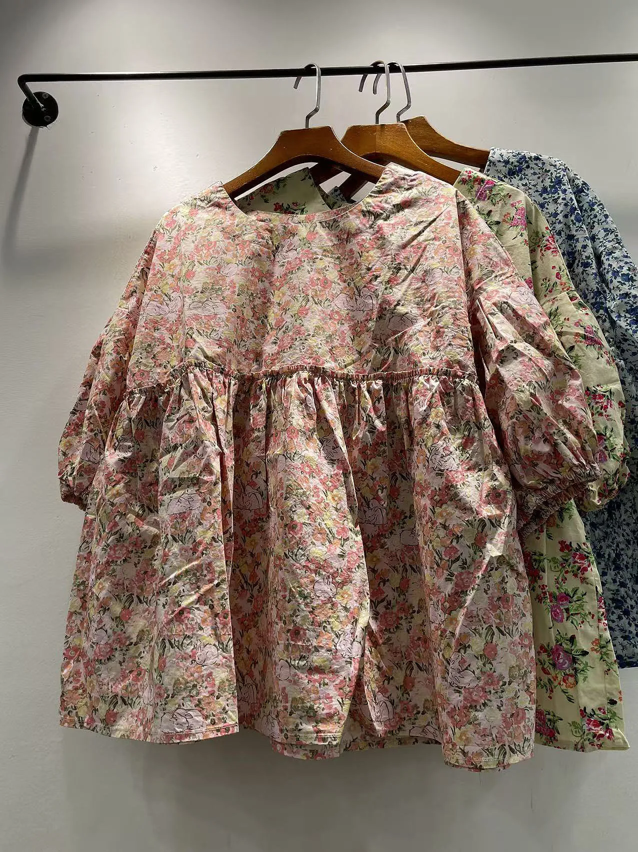 

Summer 2026 Women's Loose Fit Floral Print Cotton Short Sleeve Overhead Shirt Korean Style Breathable Comfortable Casual Top