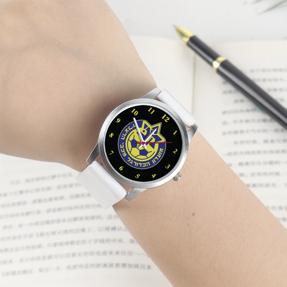 อิเล็กทรอนิกส์สองขนาดสากลสำหรับผู้ชายและผู้หญิงนาฬิกาฟุตบอลคลับของที่ระลึกโรสโกลด์เงินสายนาฬิกาหนังของขวัญสีดำ