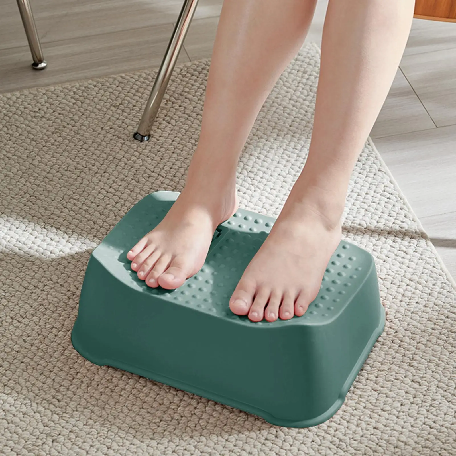 

Adjustable Footrest for Improved Posture and Relaxation, Green