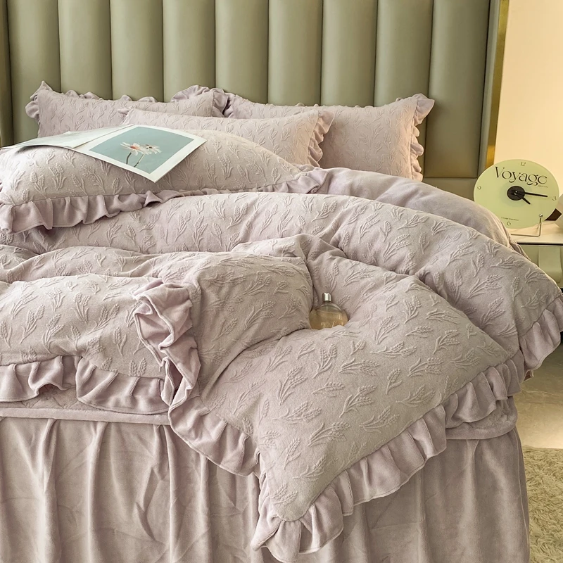 

2024 new carved fleece padded bed cover four-piece bed skirt three-dimensional carved fleece feels delicate,soft and comfortable