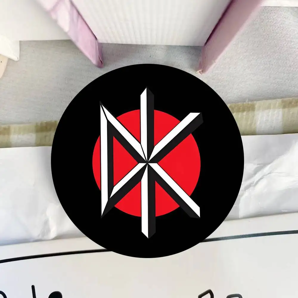 Band Beste Neue D-Dead K-Kennedys Runde Abzeichen Kreative Brosche Kleidung Rucksack Zubehör Anstecknadel
