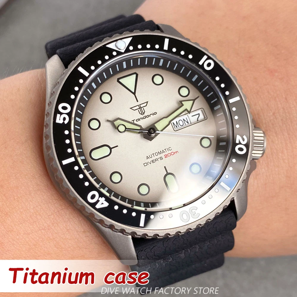 Tandorio Titanium Automatische Duiker Horloge Voor Mannen 42Mm 20atm Groene Lume Handen Zwart Wit Wijzerplaat Datum Nh35 Movt Saffier Waterdicht