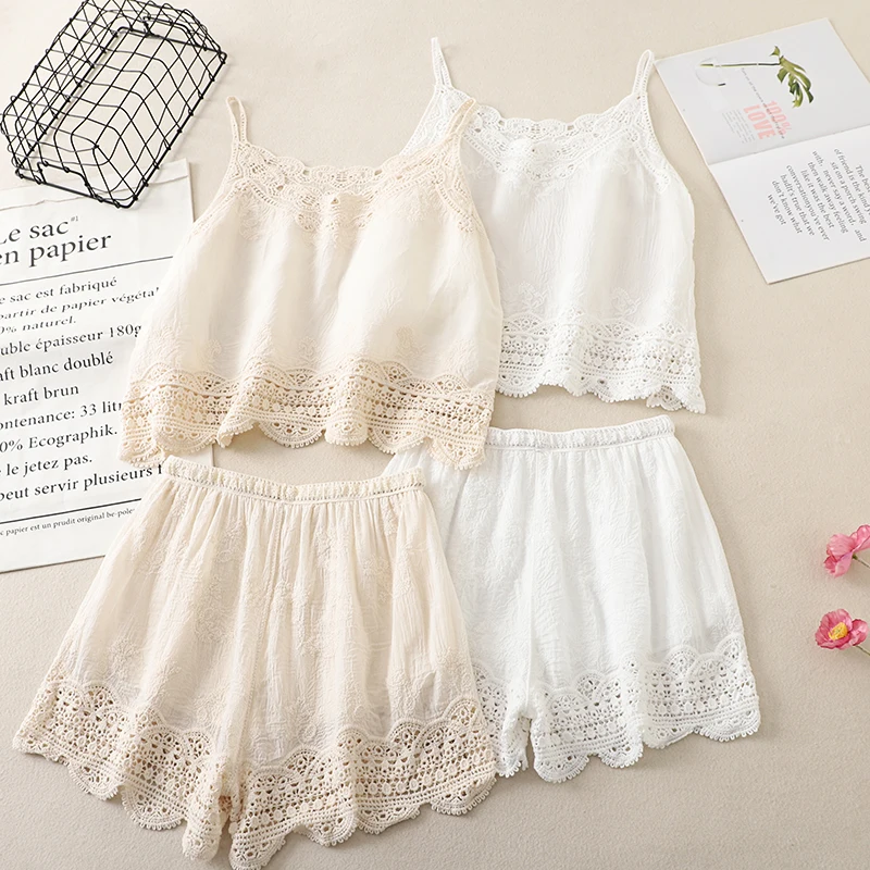 Retro Lace Loose Strap Shorts Two-Piece Set Gentle Sea Breeze Outdoor Wear Beach Vacation Hook Flower Cotton Spring Collection