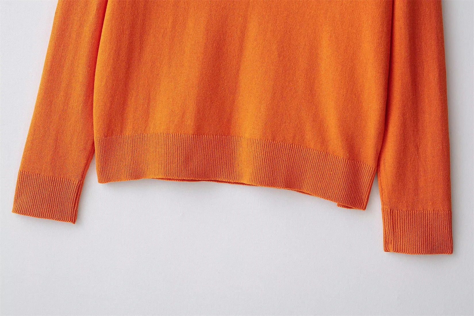 2025 여성용 브이넥 니트 풀오버 단색 패션 스톡니트 스티치 탑 신상품 - 컴포트 클래식 여성복