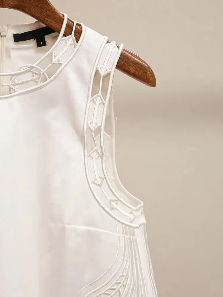 

Spring/Summer Women O-Neck Hollow Embroidery Solid Set Sleeveless Top + Flare High Waist Loose Fashion Pants